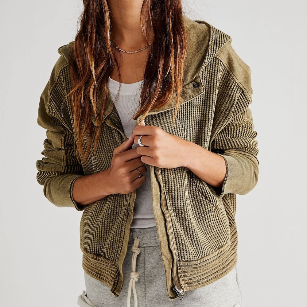 ✨Free People NWT zip up thermal jacket ✨